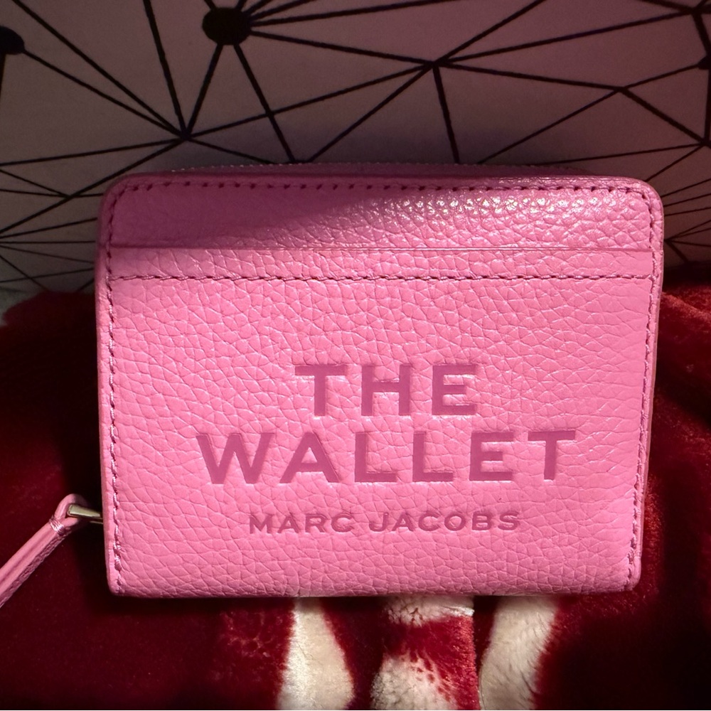 Marc Jacobs ‘Bow’ Pink Wallet